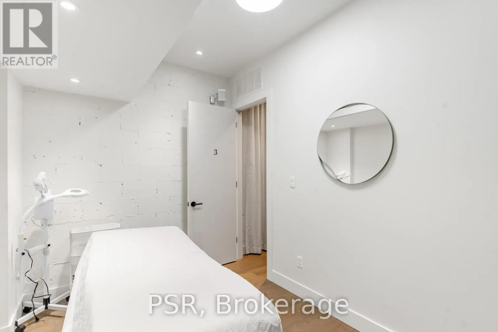 1656 QUEEN STREET W