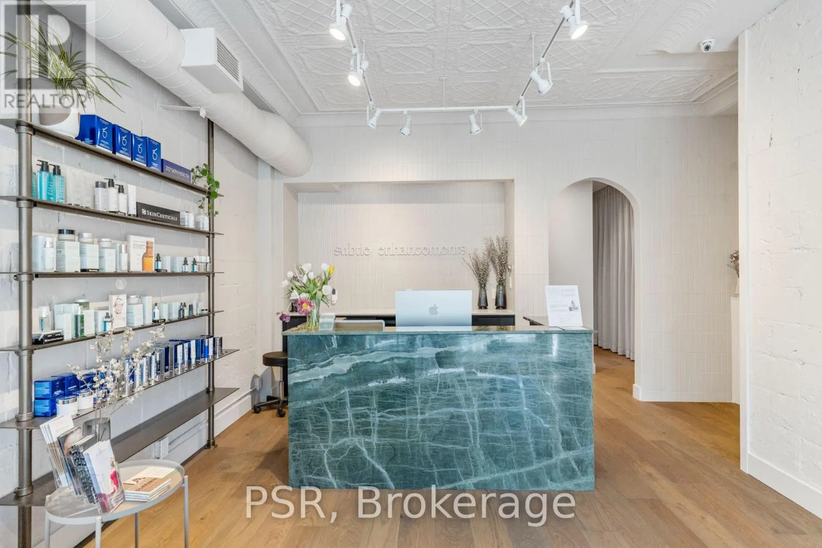 1656 QUEEN STREET W