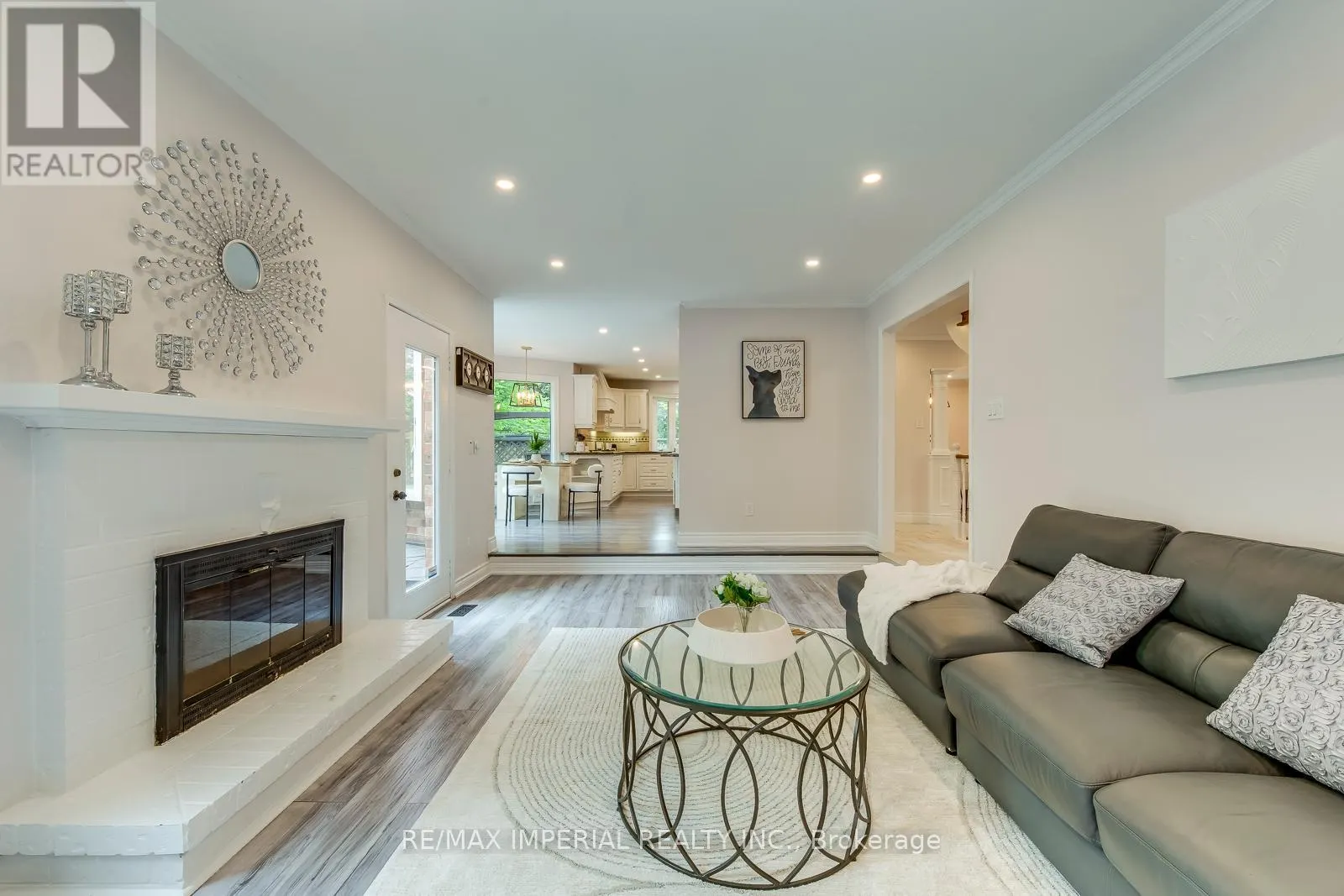 341 ACACIA COURT