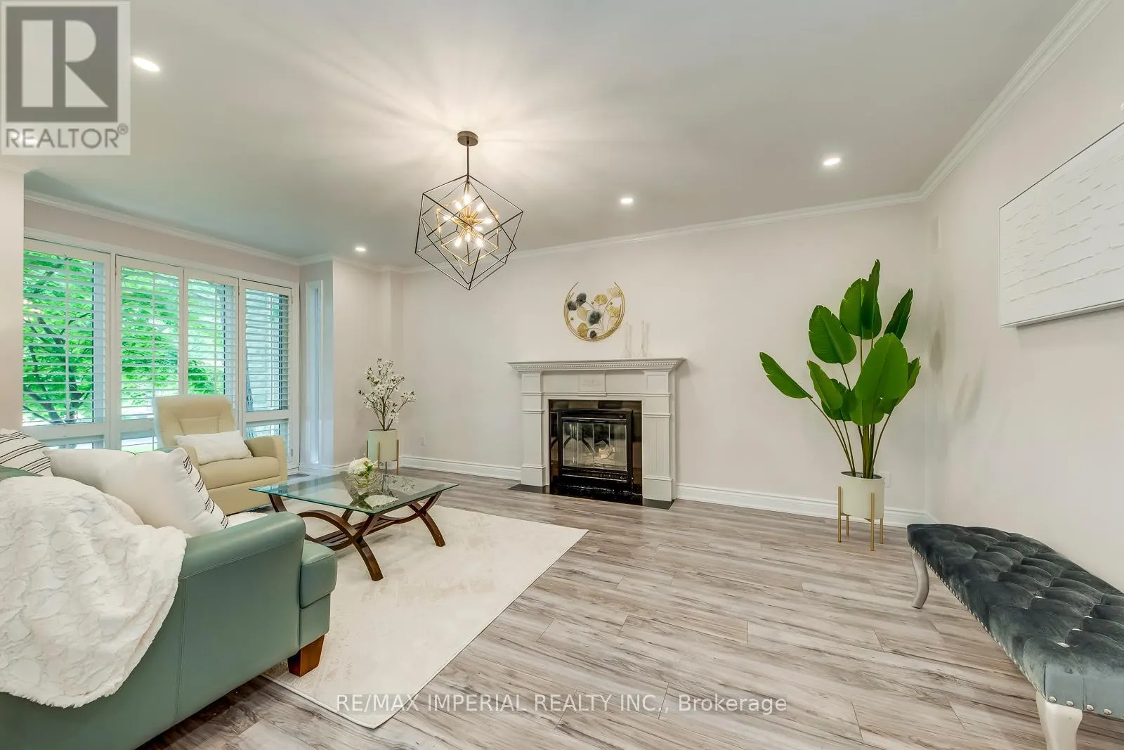 341 ACACIA COURT