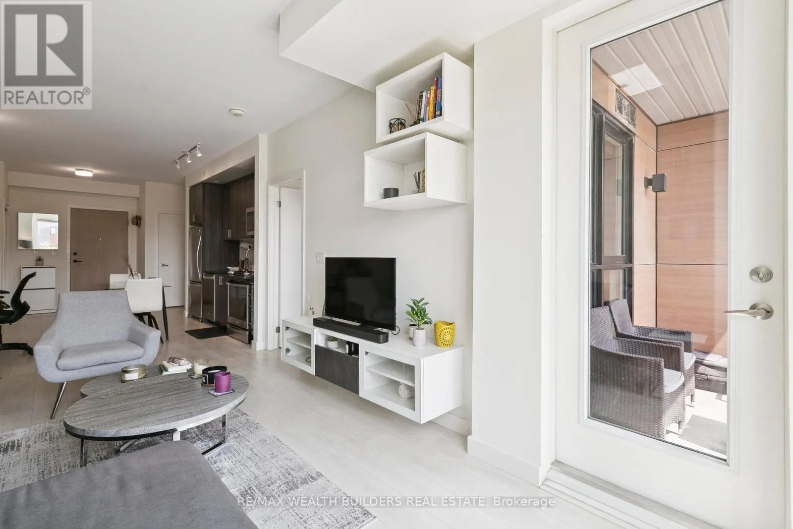 202 - 150 SABINA DRIVE