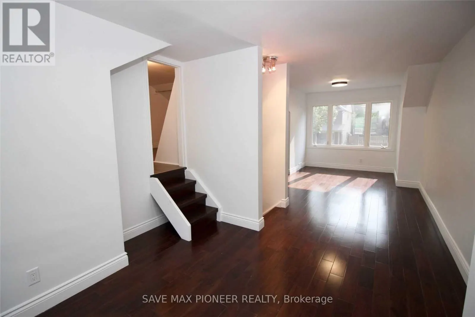 5 PARKVIEW BOULEVARD