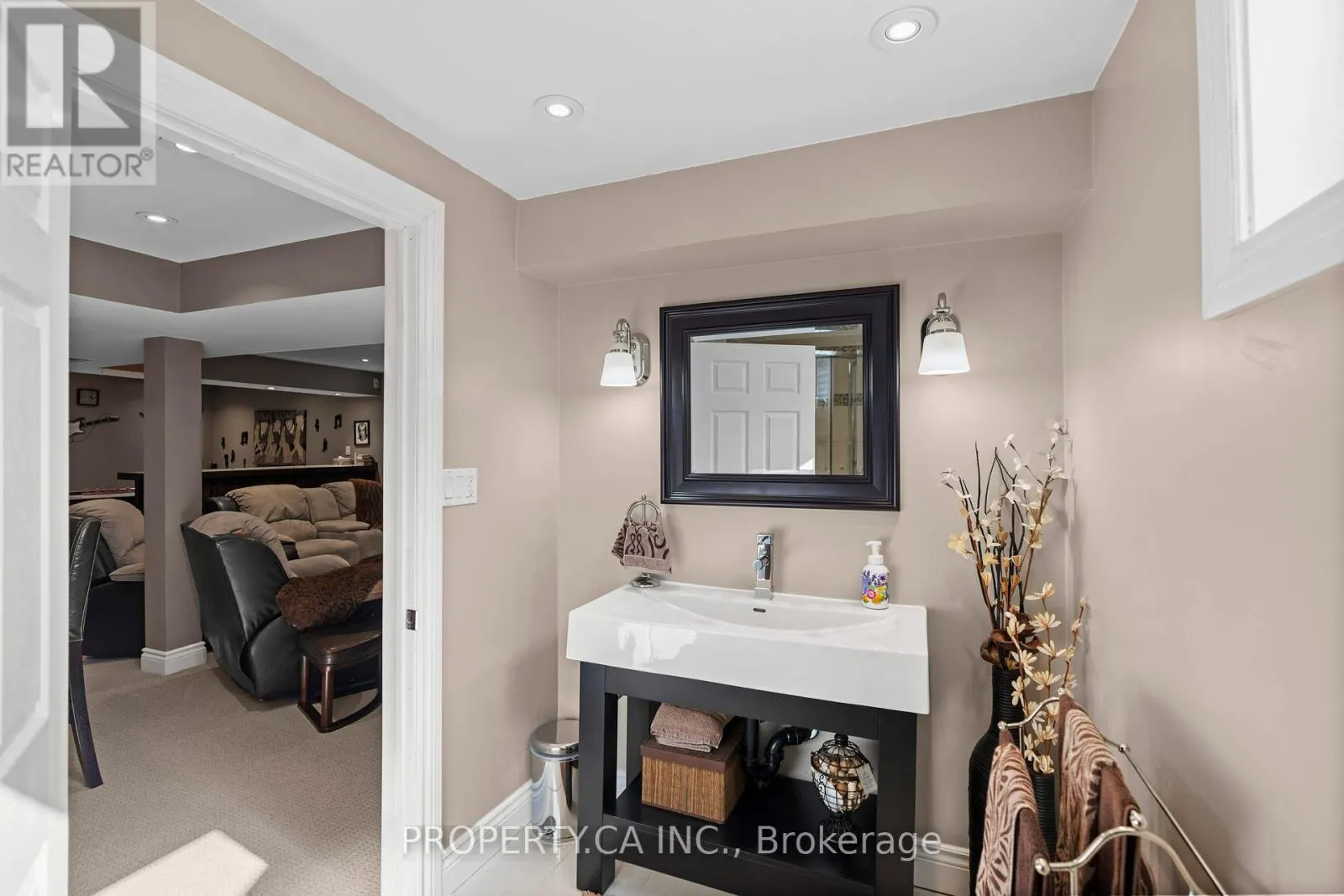 2536 BIRCH CRESCENT