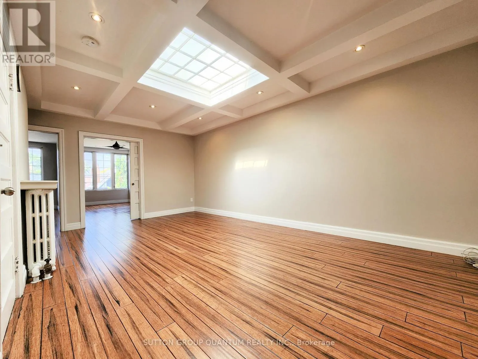 UPPER - 291 RONCESVALLES AVENUE