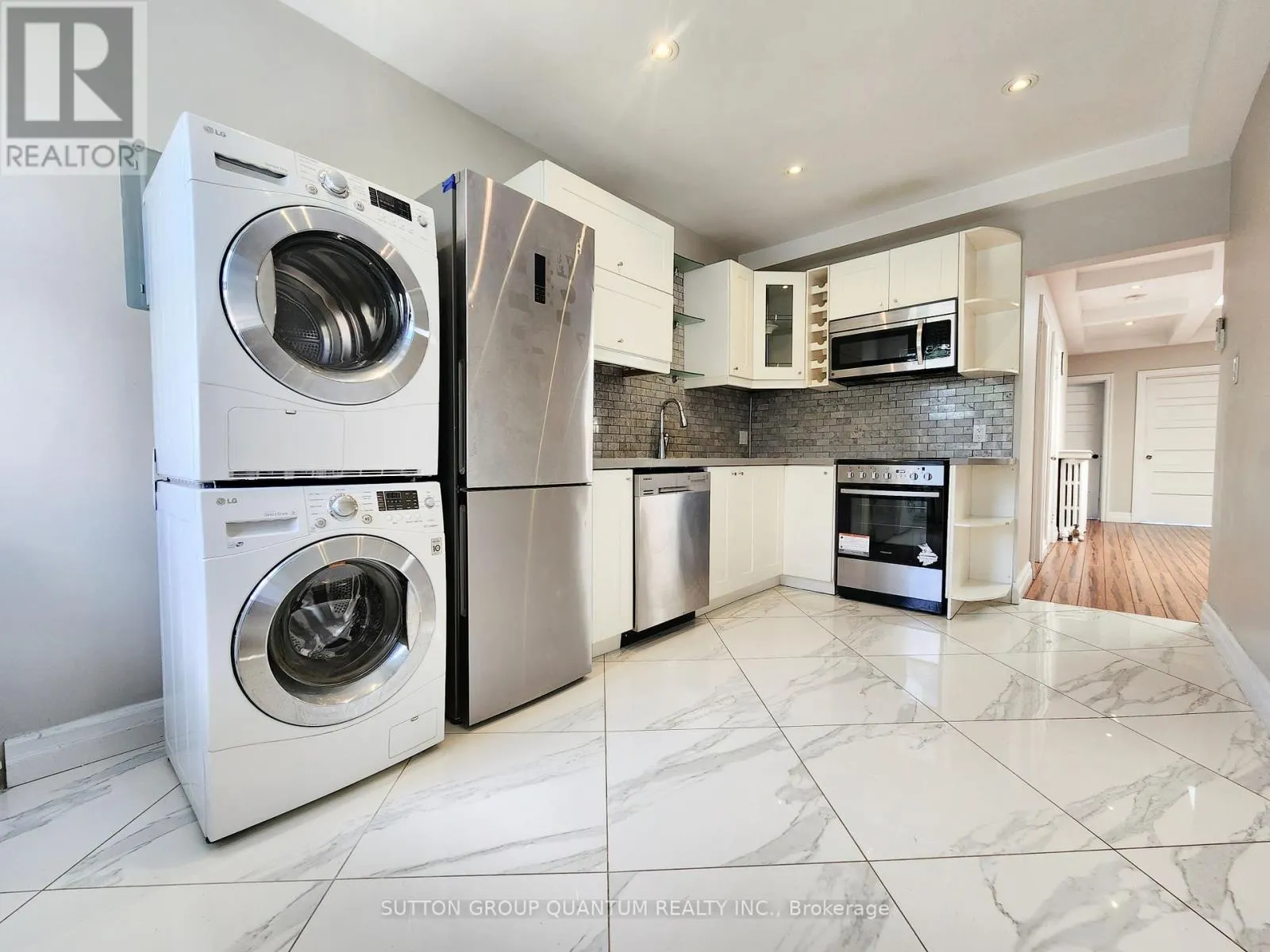 UPPER - 291 RONCESVALLES AVENUE