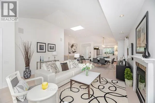 1595 CALVERTON COURT