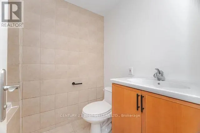 1595 CALVERTON COURT