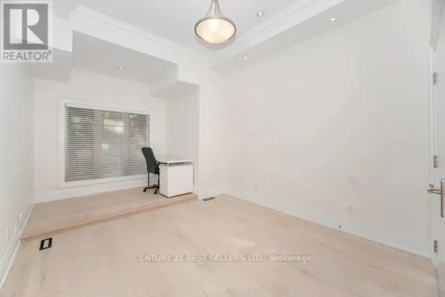 1595 CALVERTON COURT