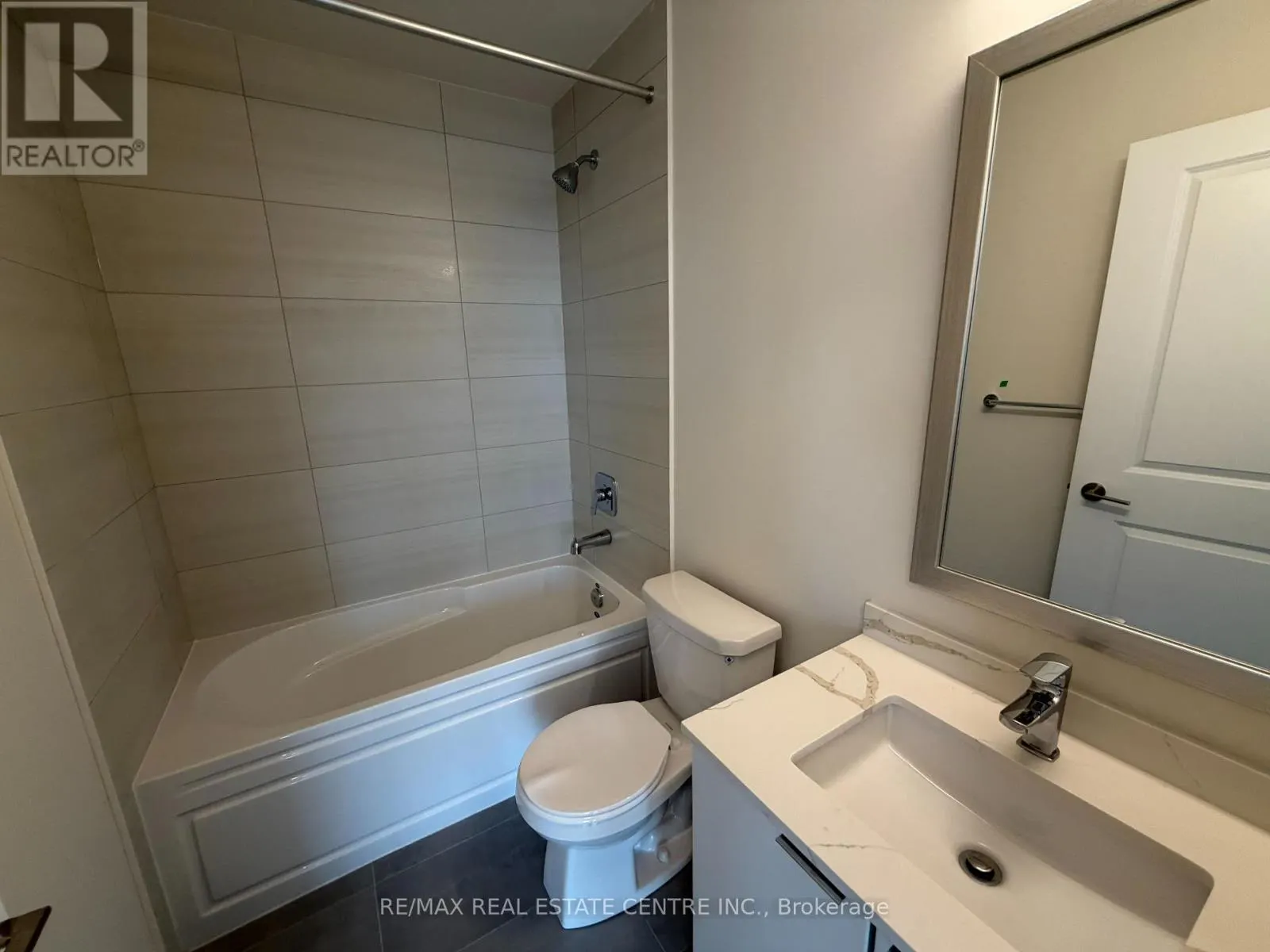 420 - 15 WATERGARDEN DRIVE W