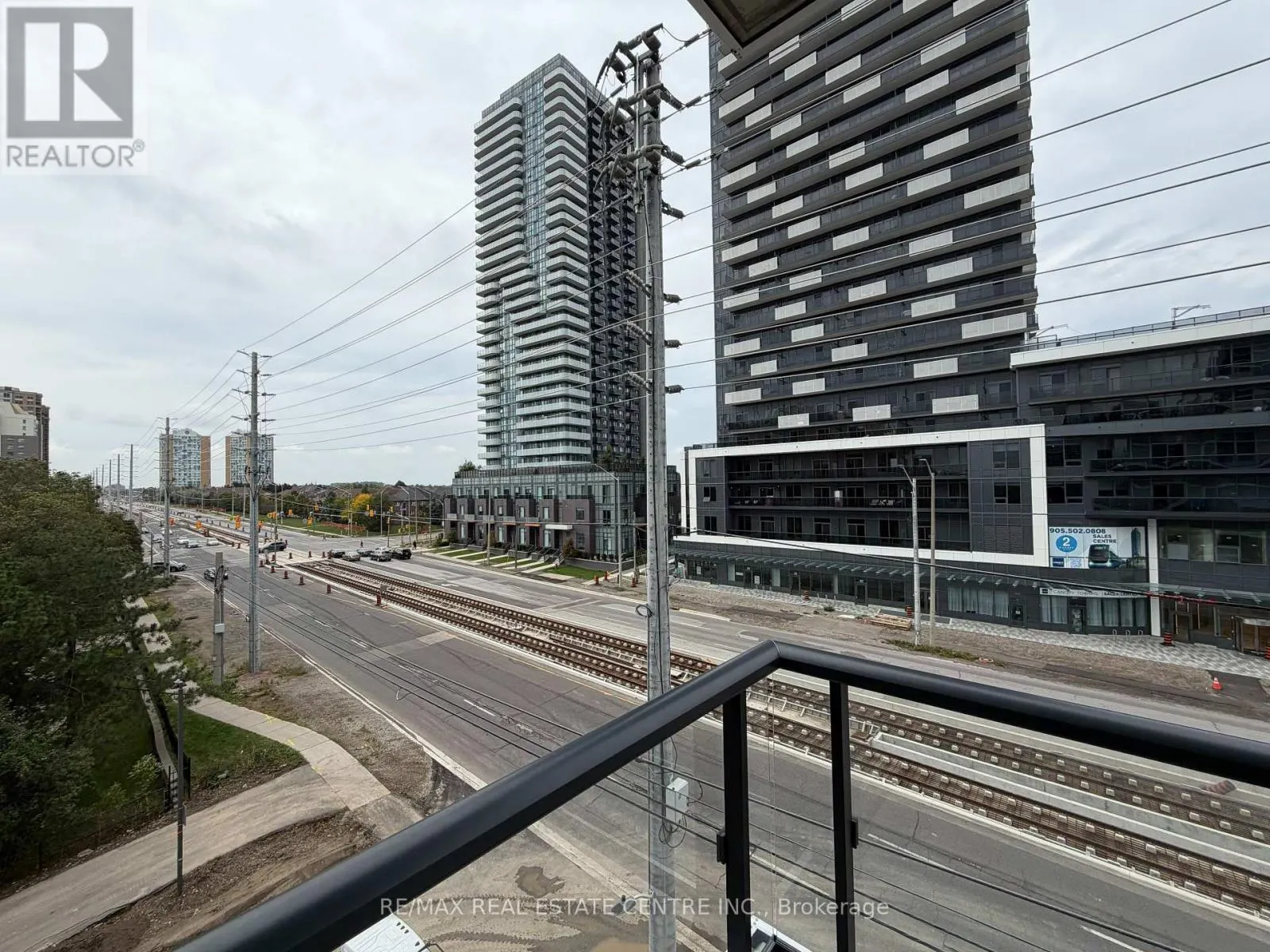 420 - 15 WATERGARDEN DRIVE W