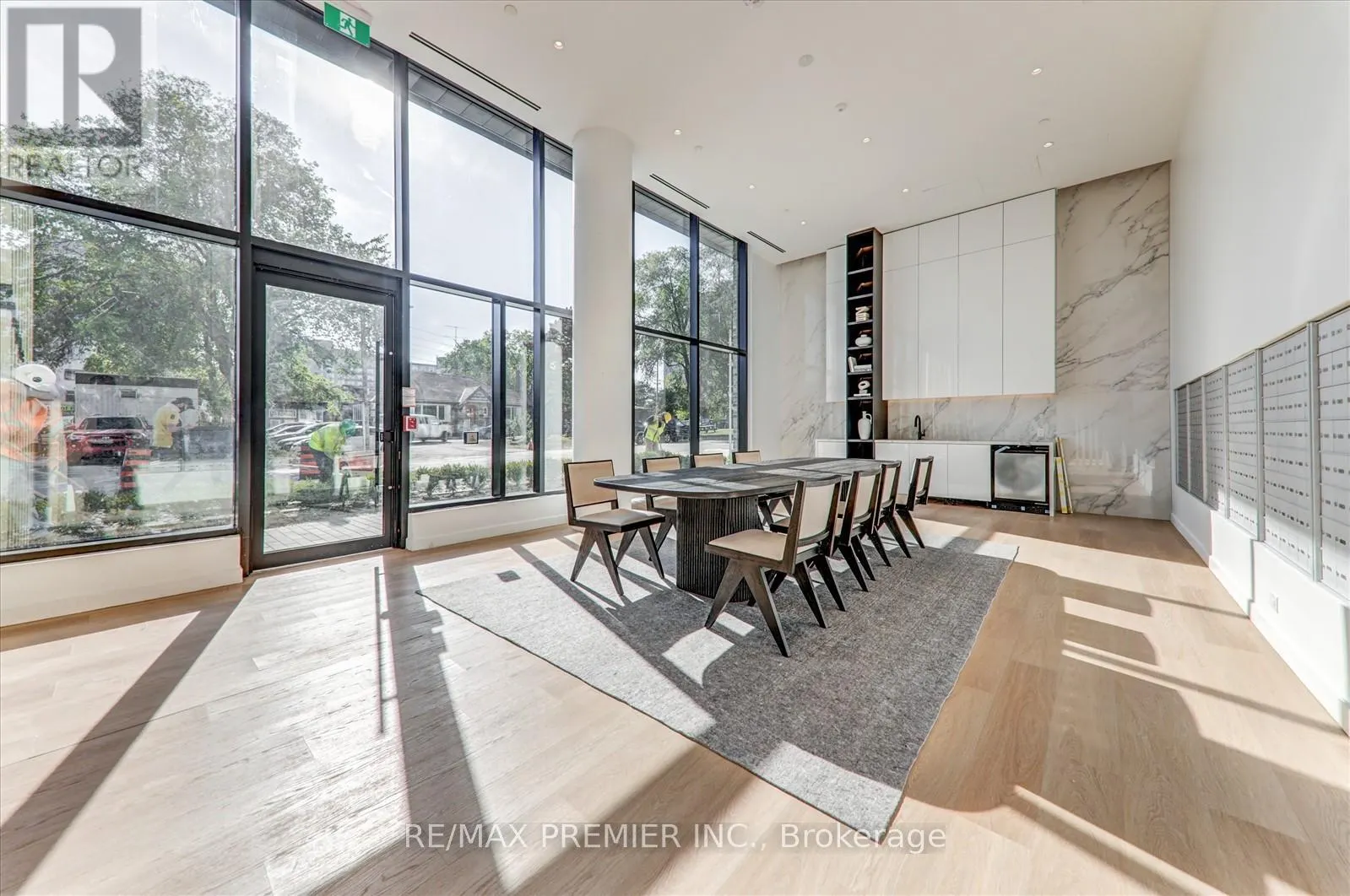 1708 - 89 DUNDAS STREET W