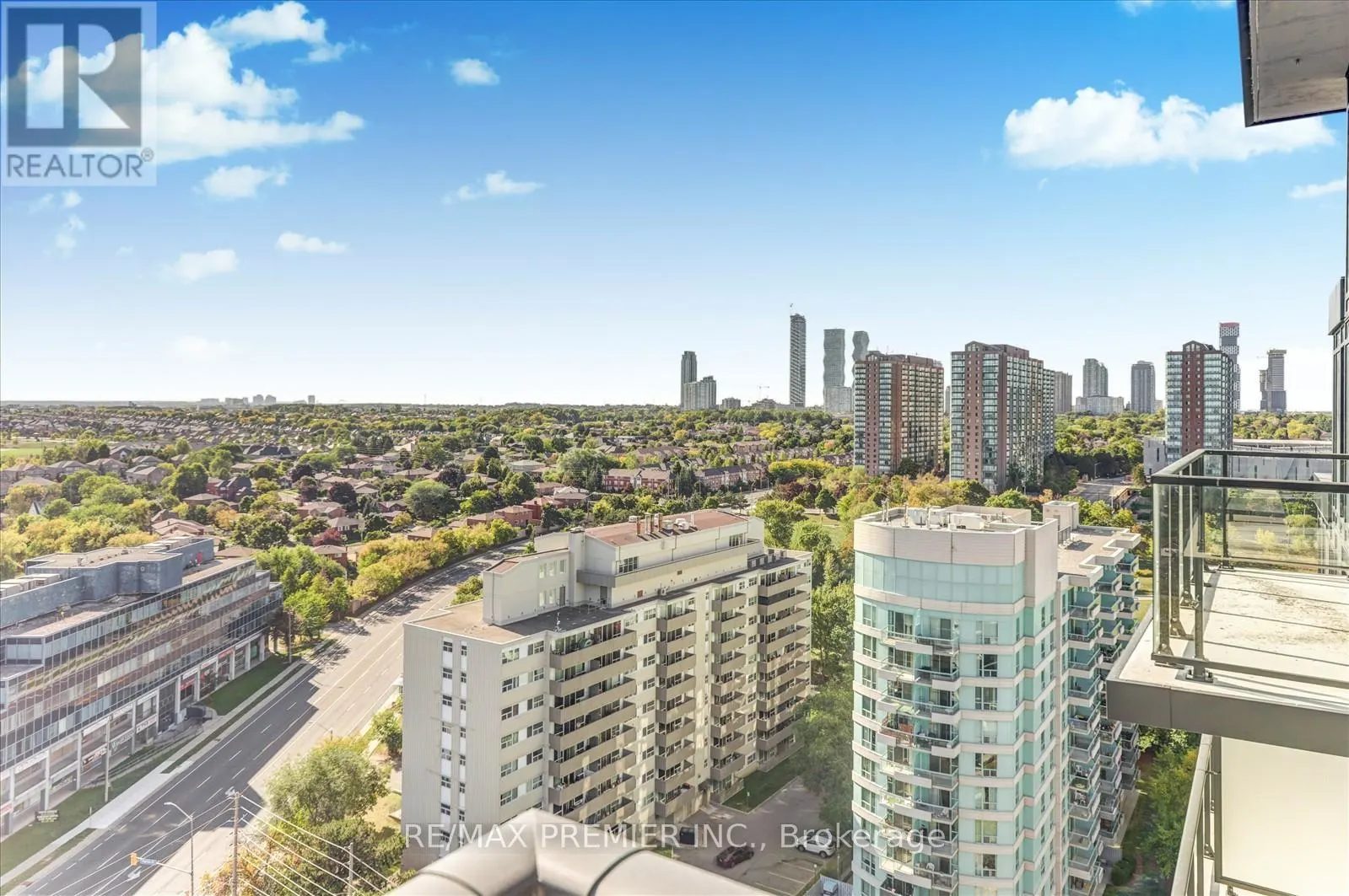 1708 - 89 DUNDAS STREET W