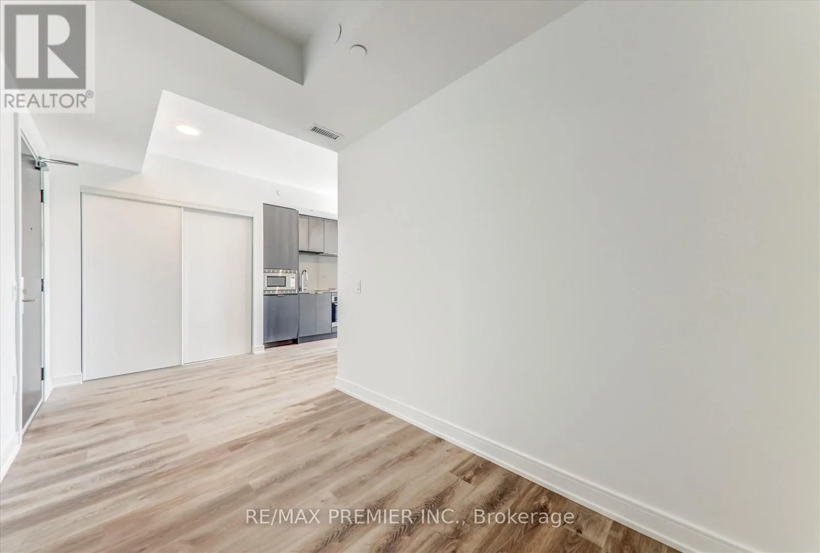 1708 - 89 DUNDAS STREET W
