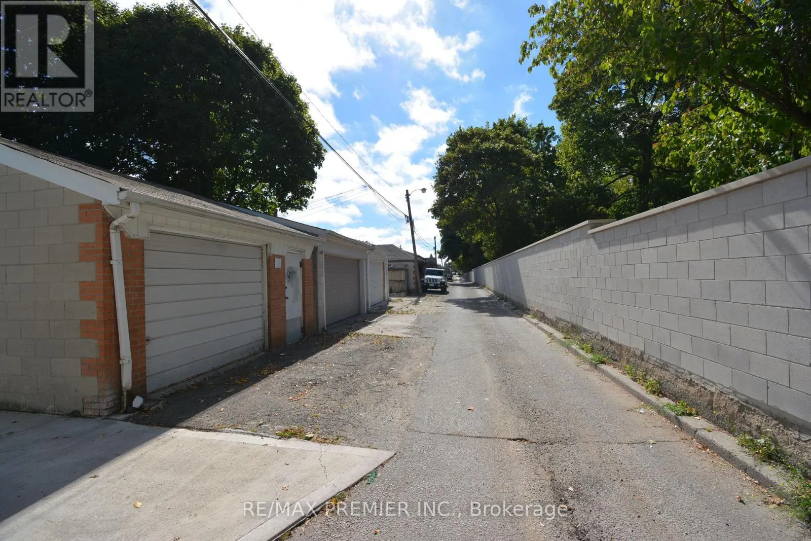 256 HARVIE AVENUE