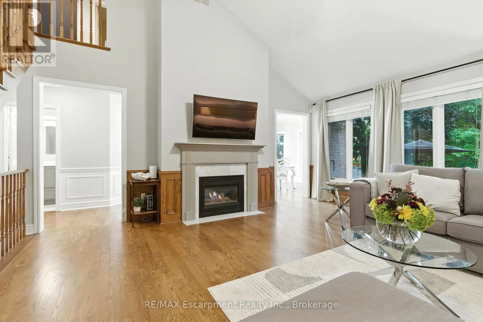 925 HALSHAM COURT