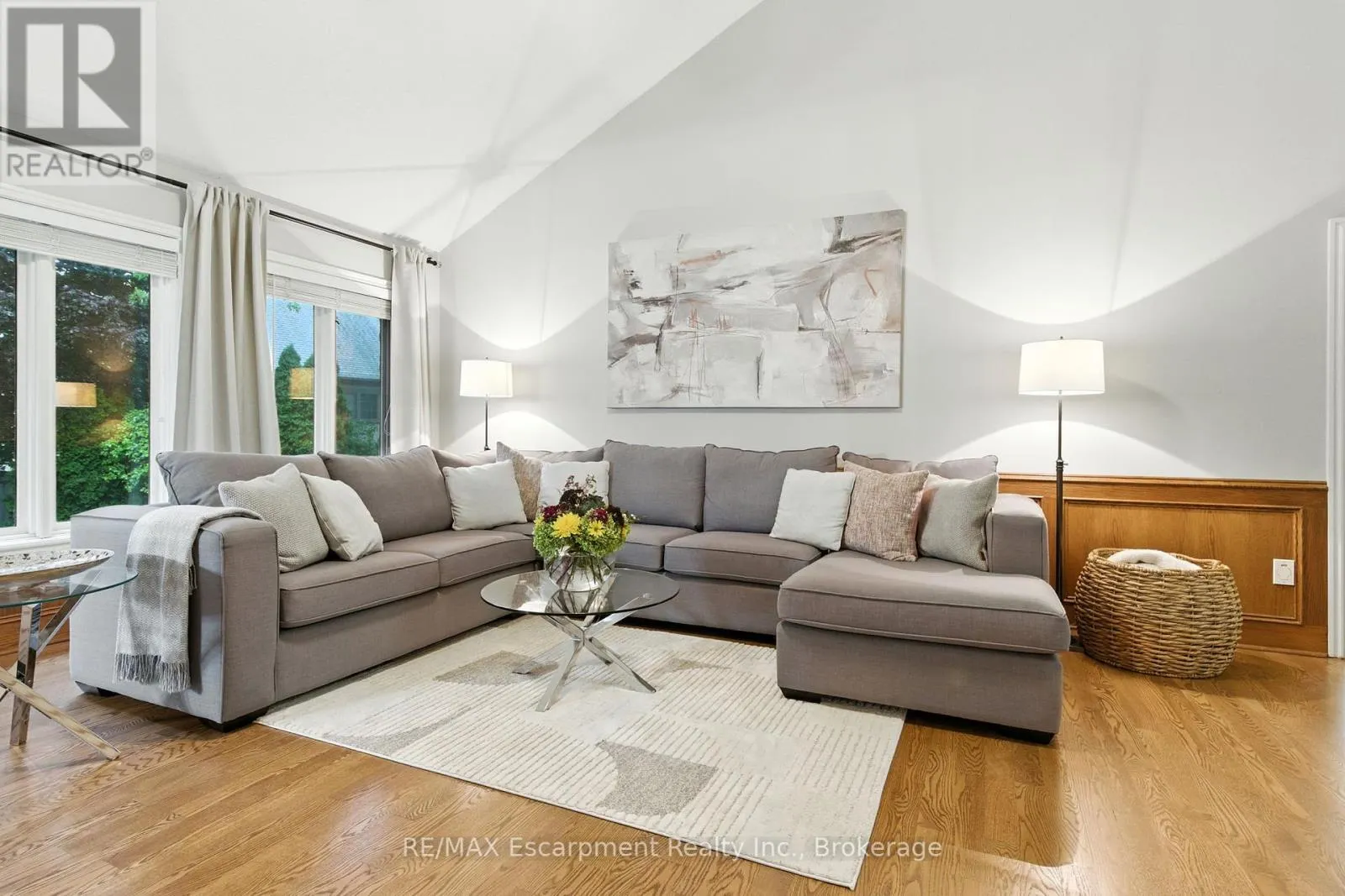 925 HALSHAM COURT