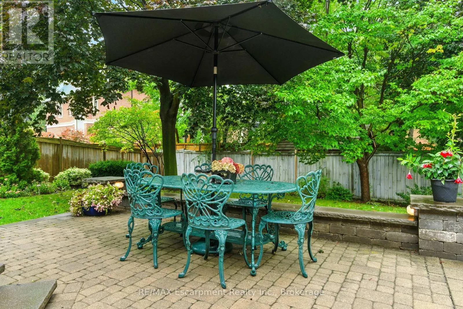 925 HALSHAM COURT