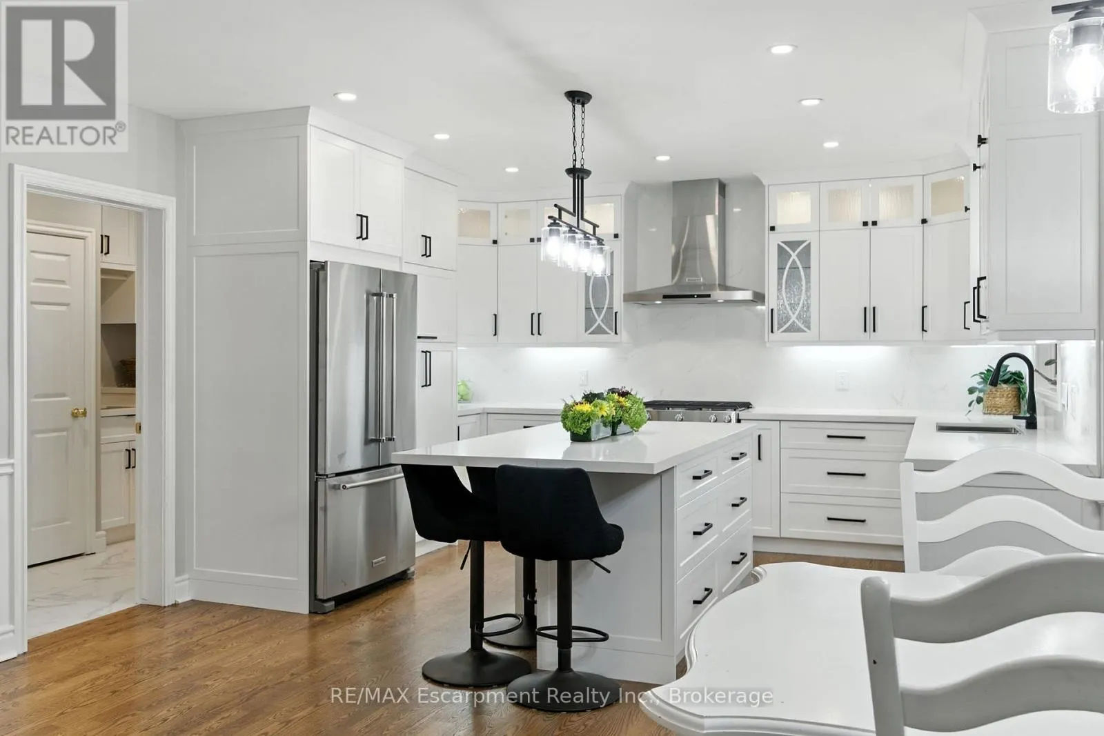 925 HALSHAM COURT