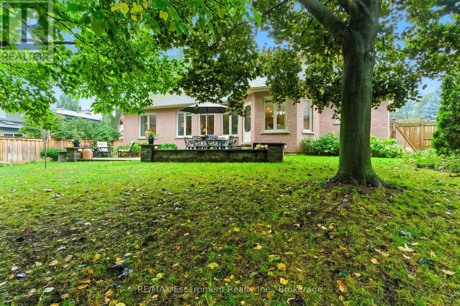 925 HALSHAM COURT