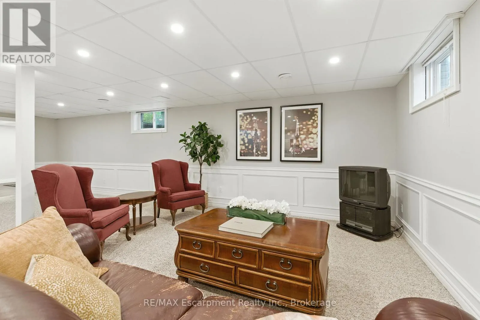 925 HALSHAM COURT