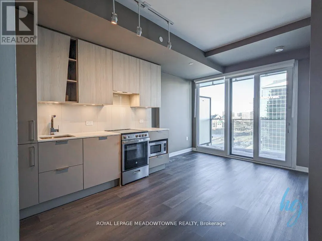 702 - 3900 CONFEDERATION PARKWAY