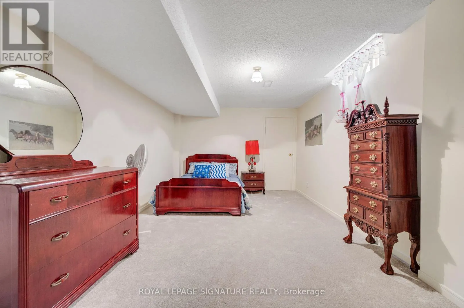 2921 CARADOC LANE