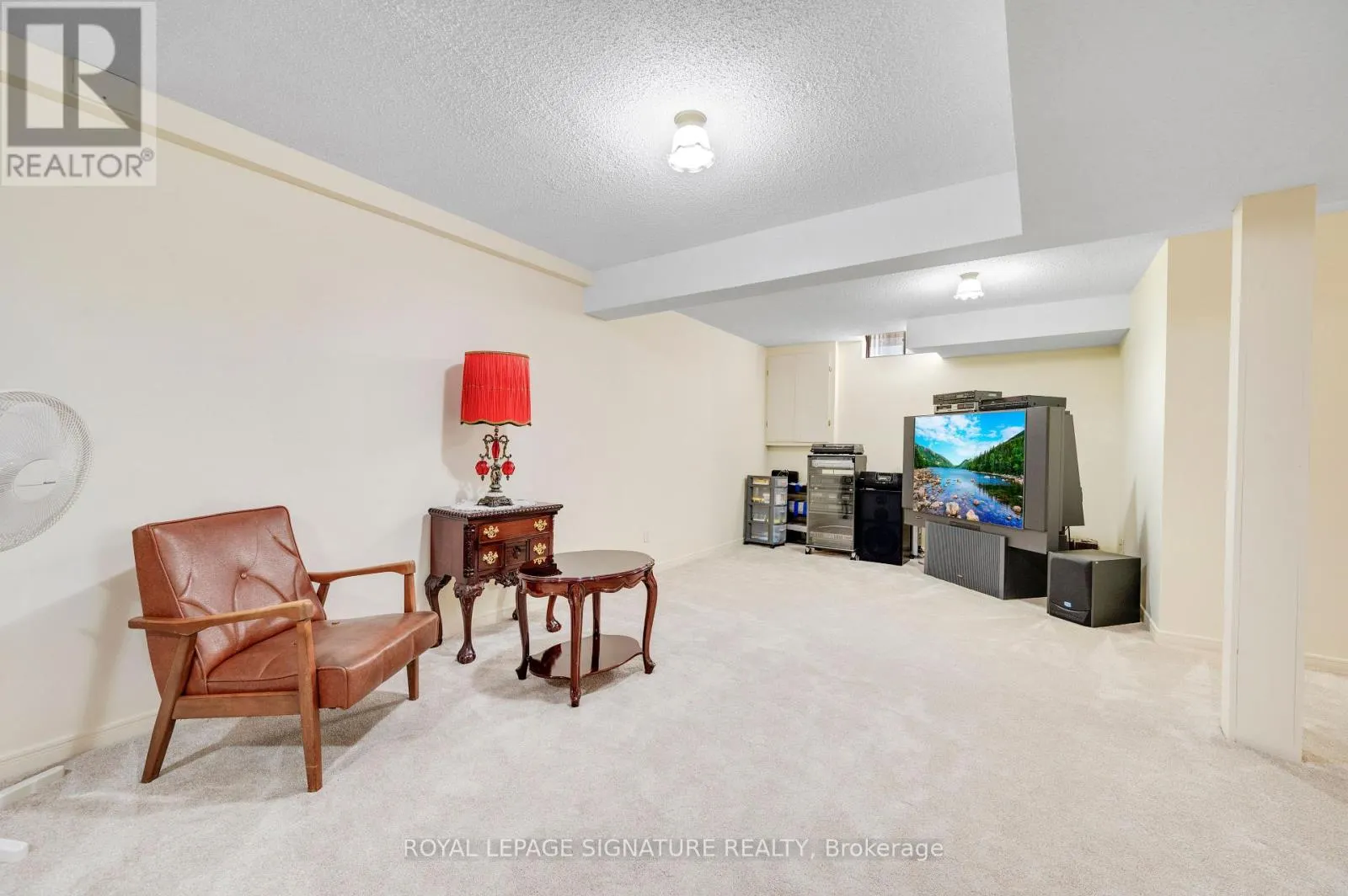 2921 CARADOC LANE
