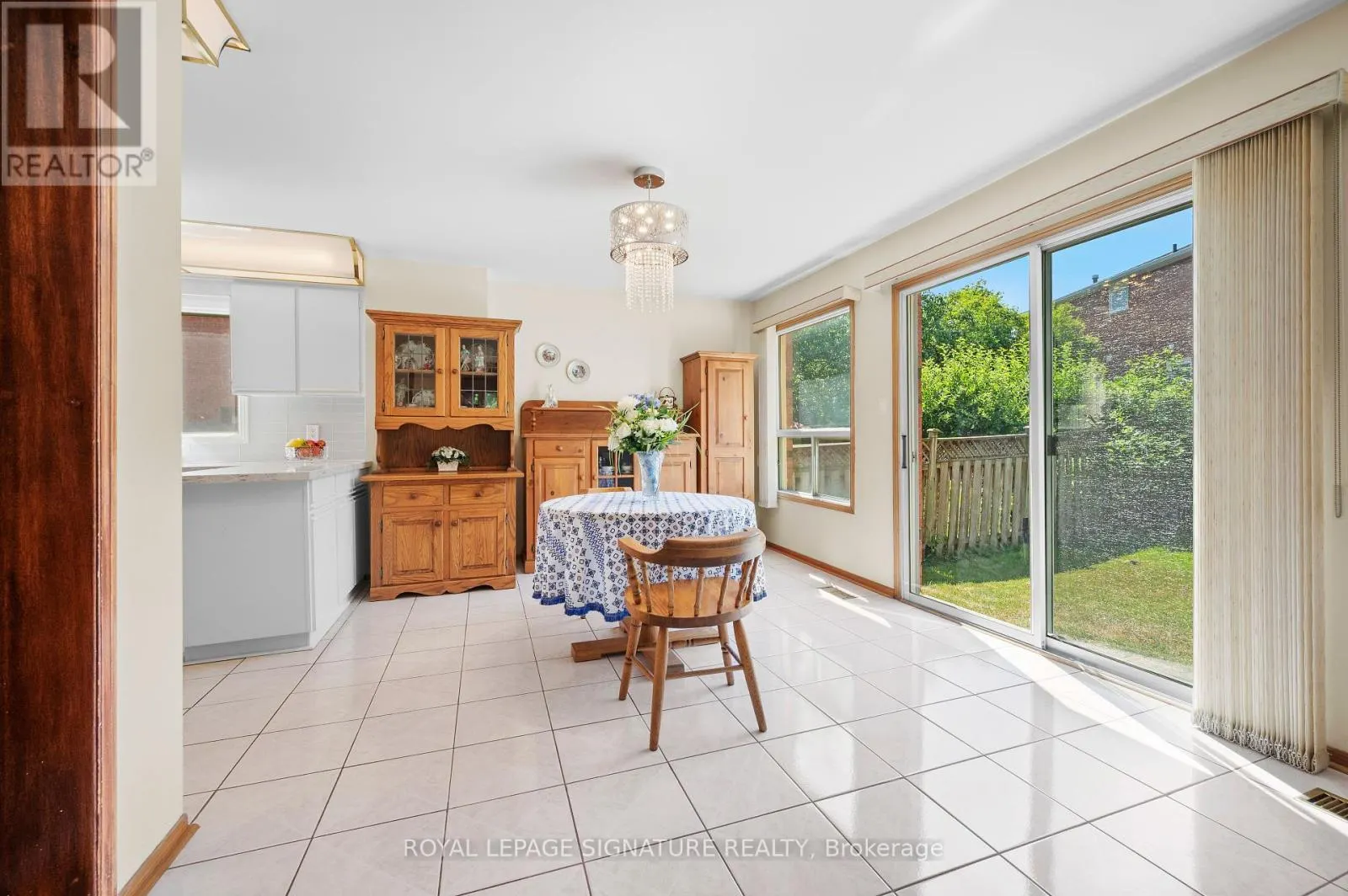 2921 CARADOC LANE