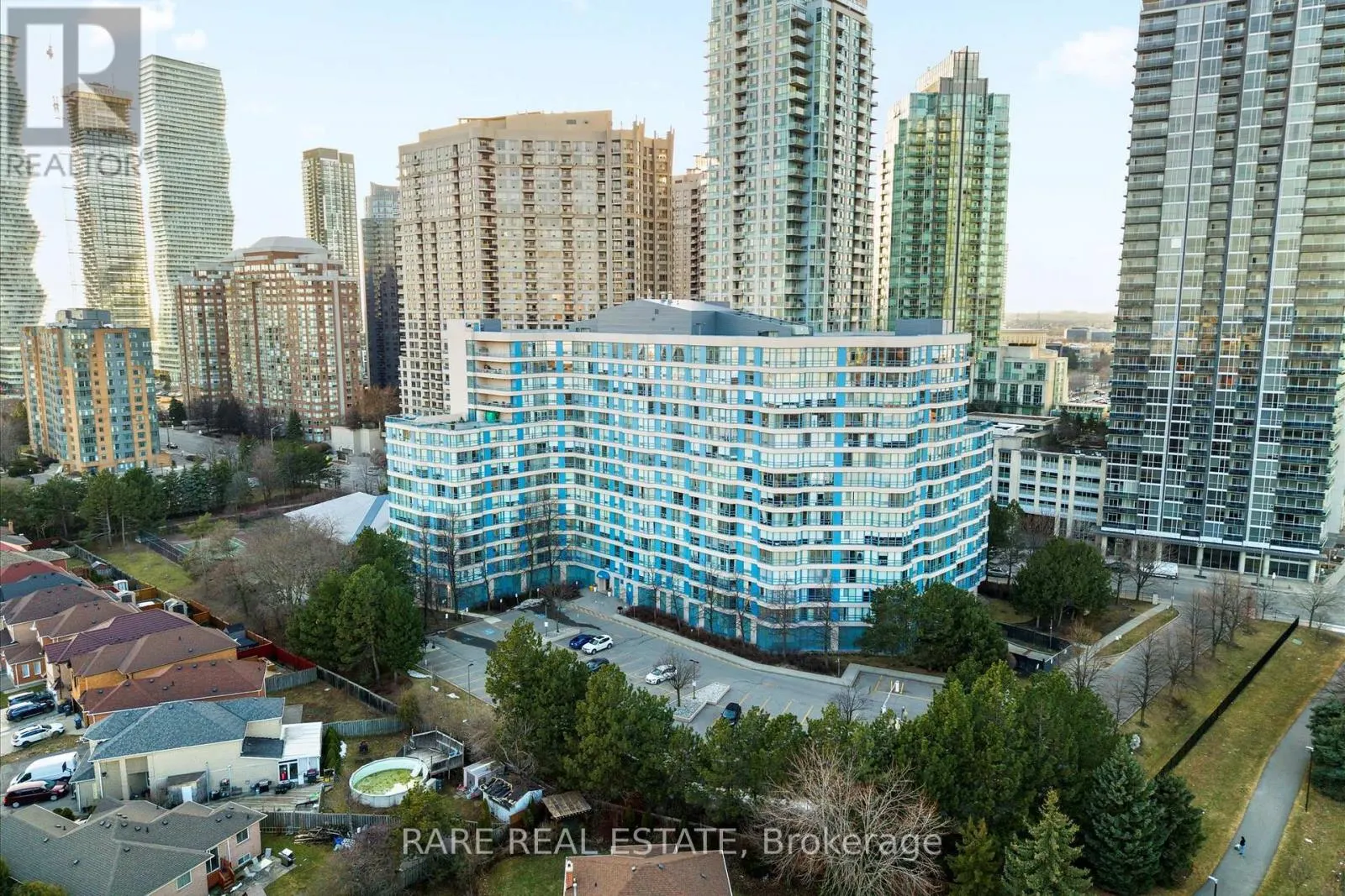513 - 250 WEBB DRIVE