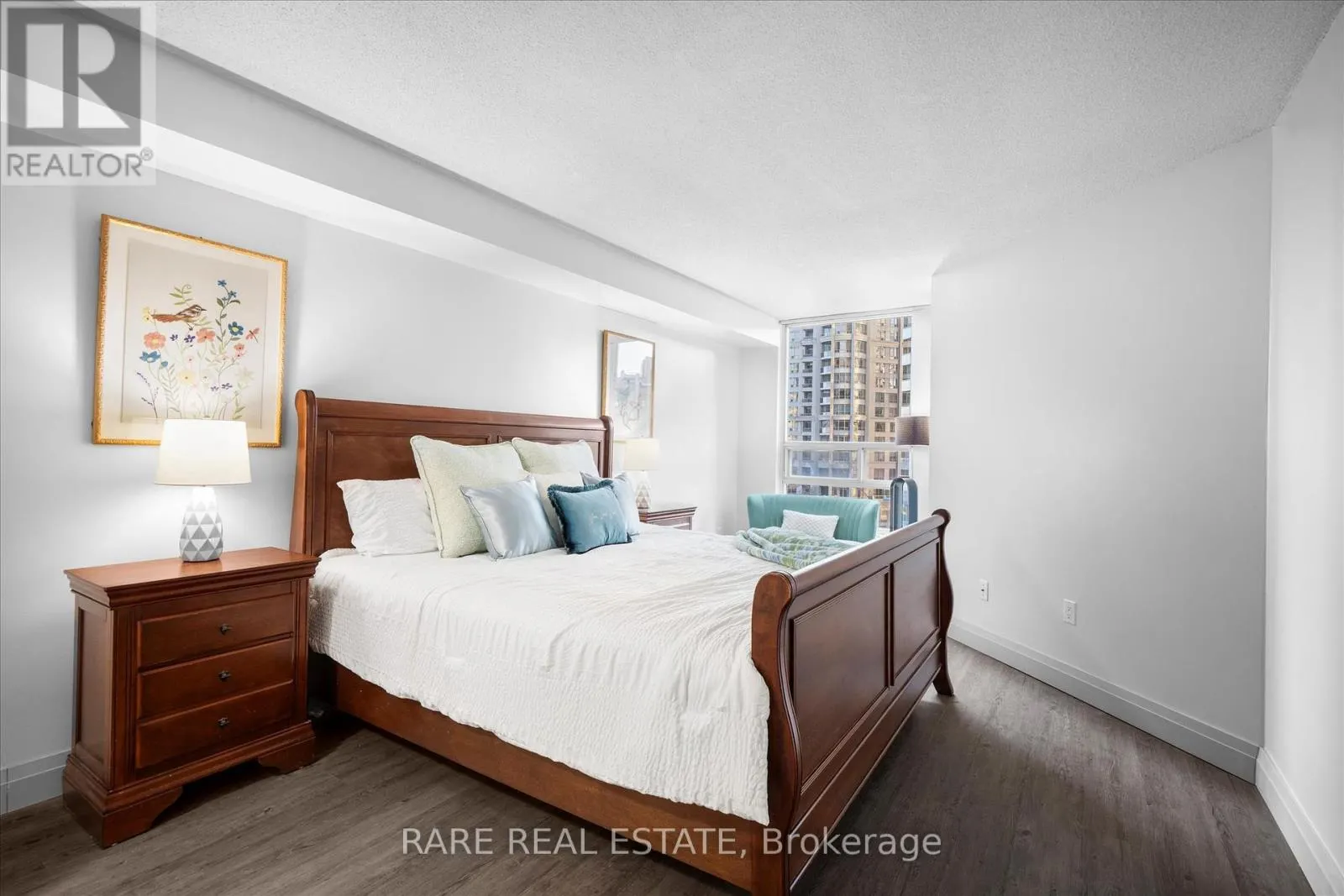 513 - 250 WEBB DRIVE