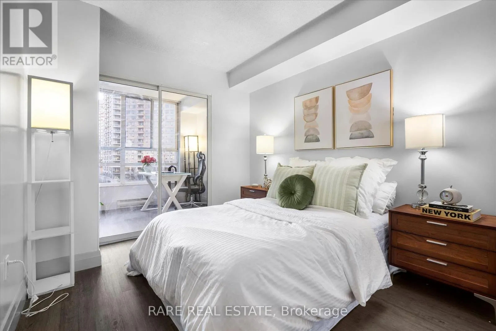 513 - 250 WEBB DRIVE