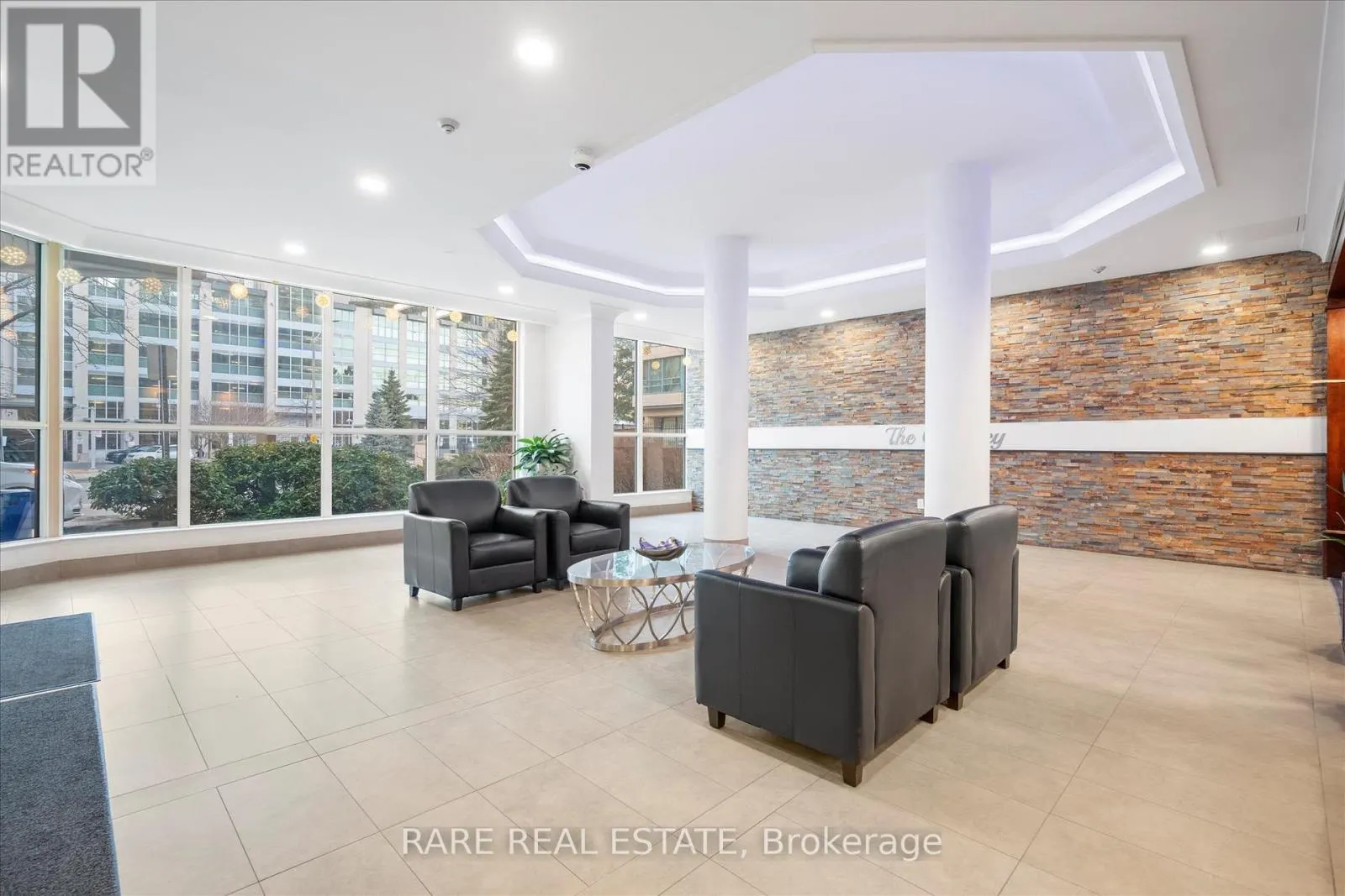 513 - 250 WEBB DRIVE
