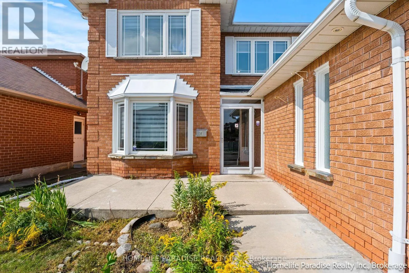 6 IVY LEA COURT