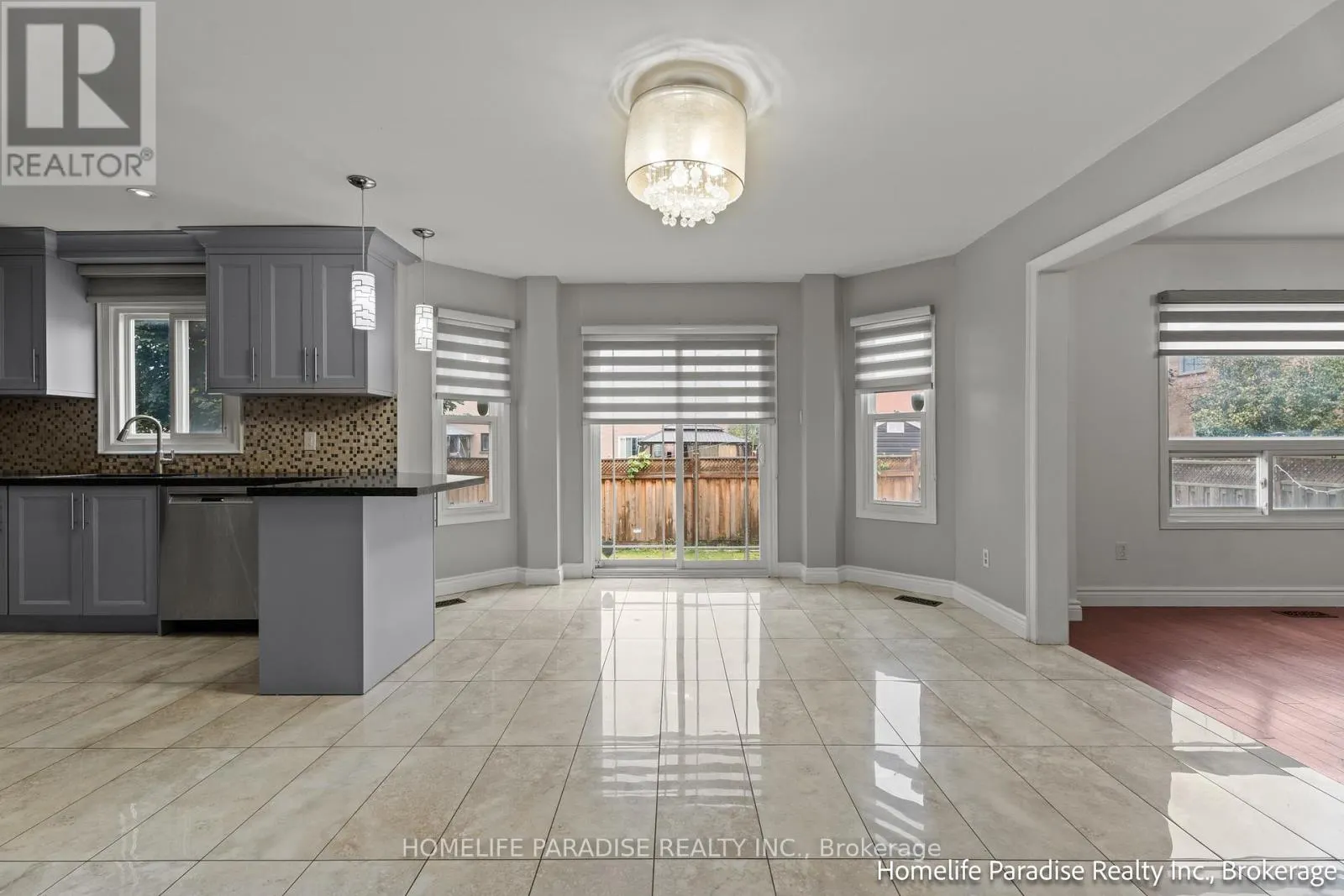 6 IVY LEA COURT