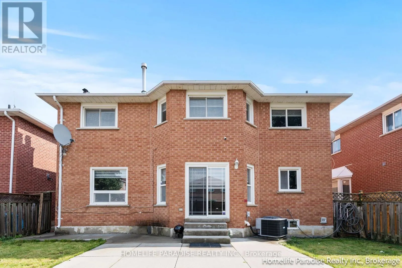 6 IVY LEA COURT
