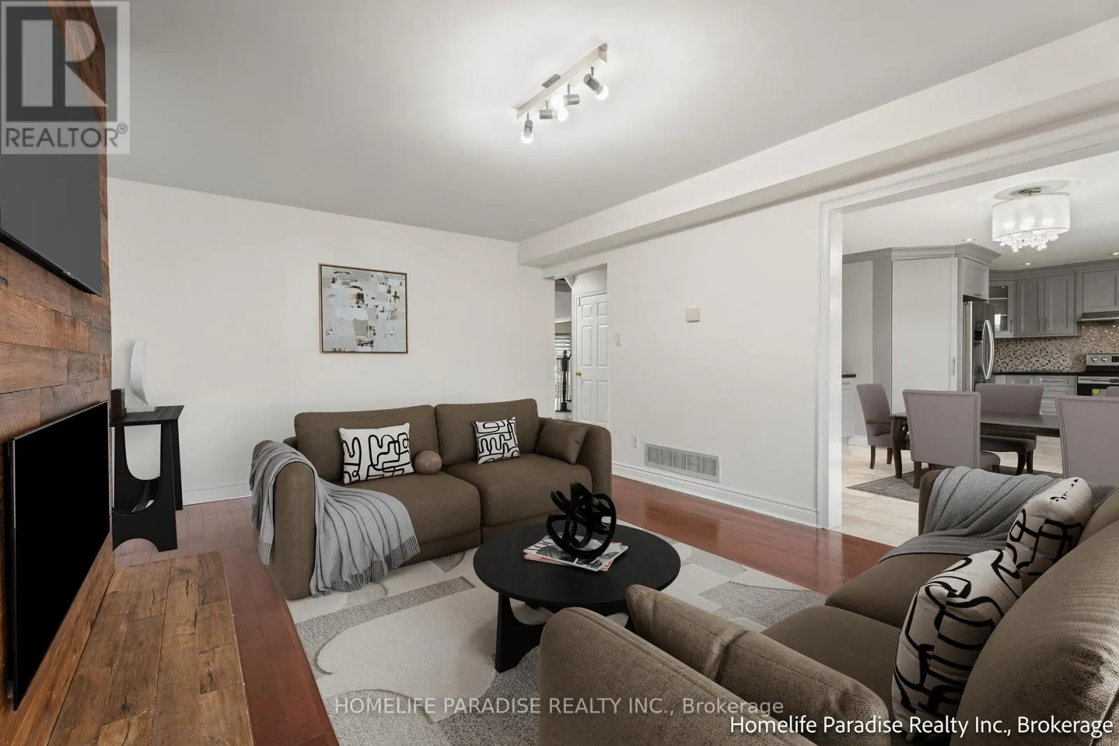6 IVY LEA COURT