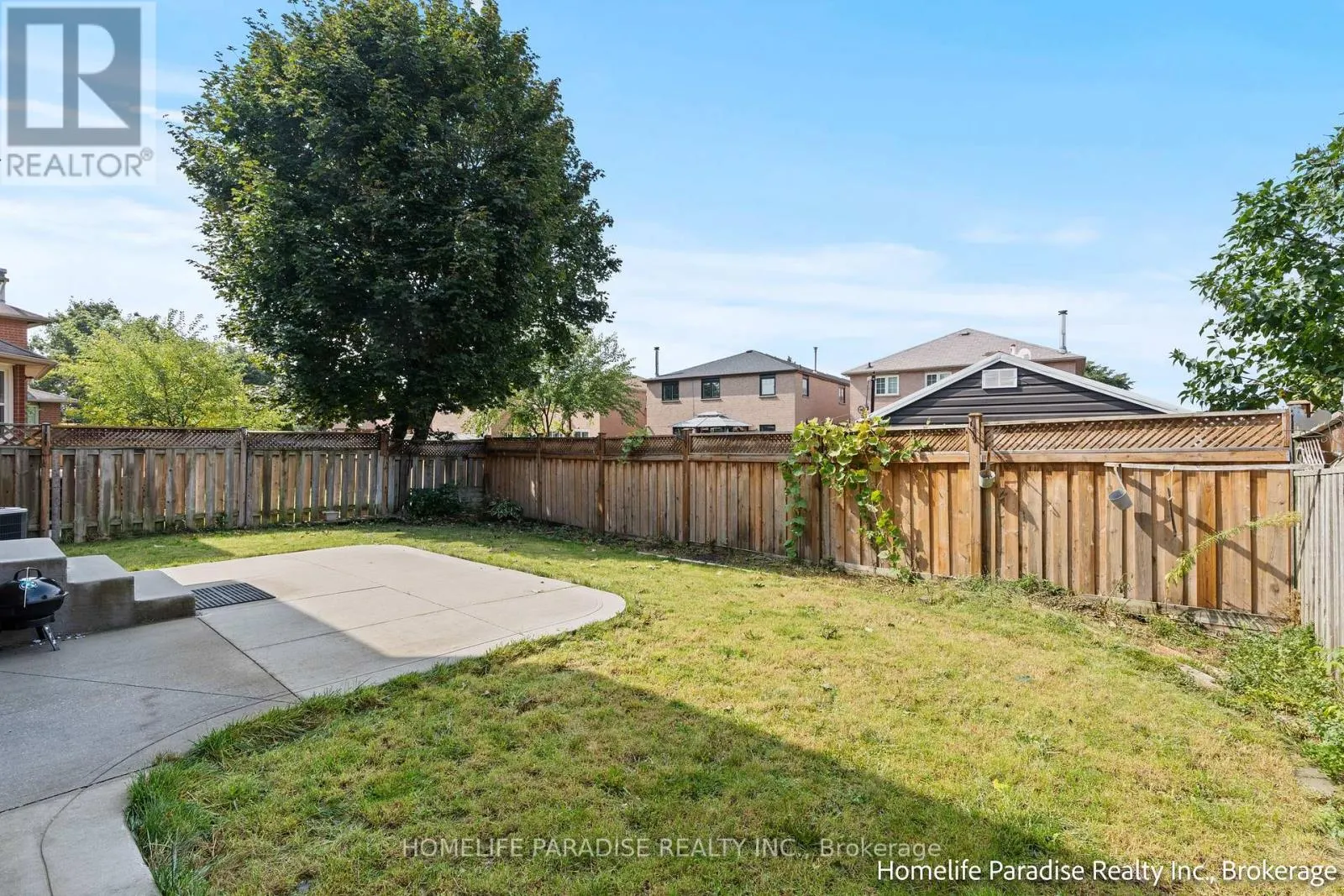 6 IVY LEA COURT