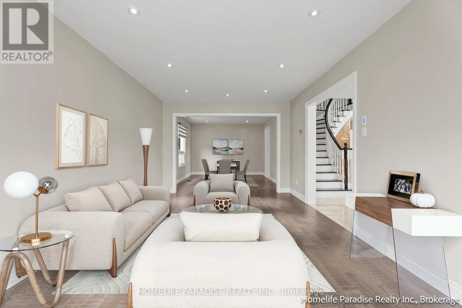 6 IVY LEA COURT