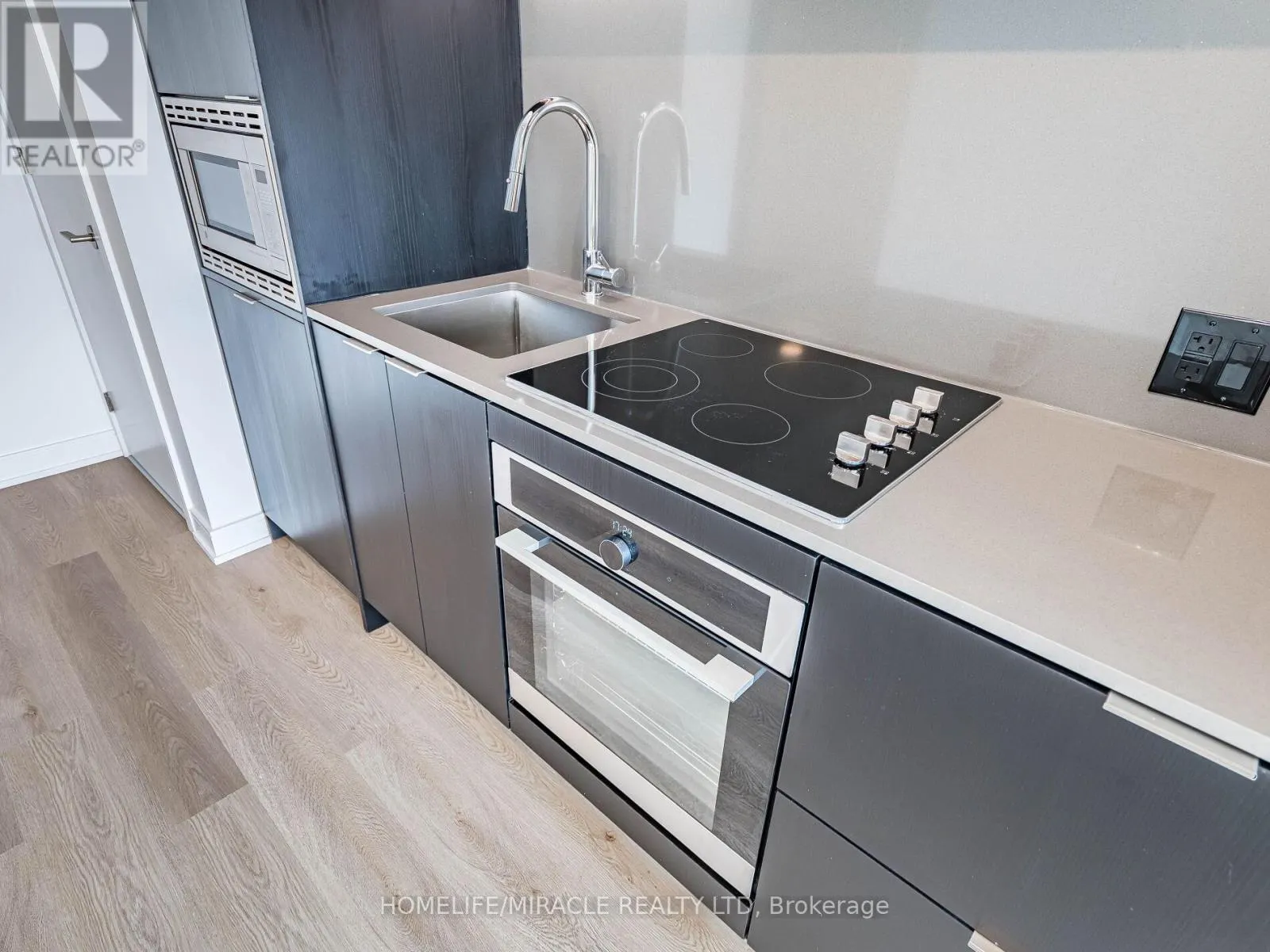 1804 - 3009 NOVAR ROAD