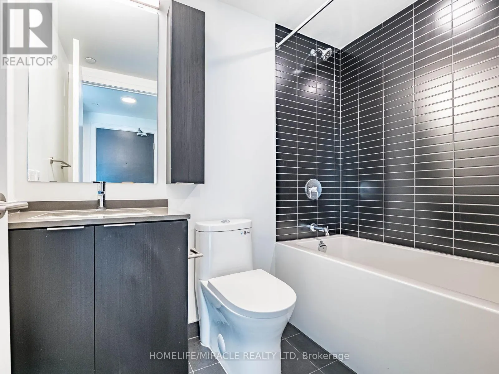 1804 - 3009 NOVAR ROAD