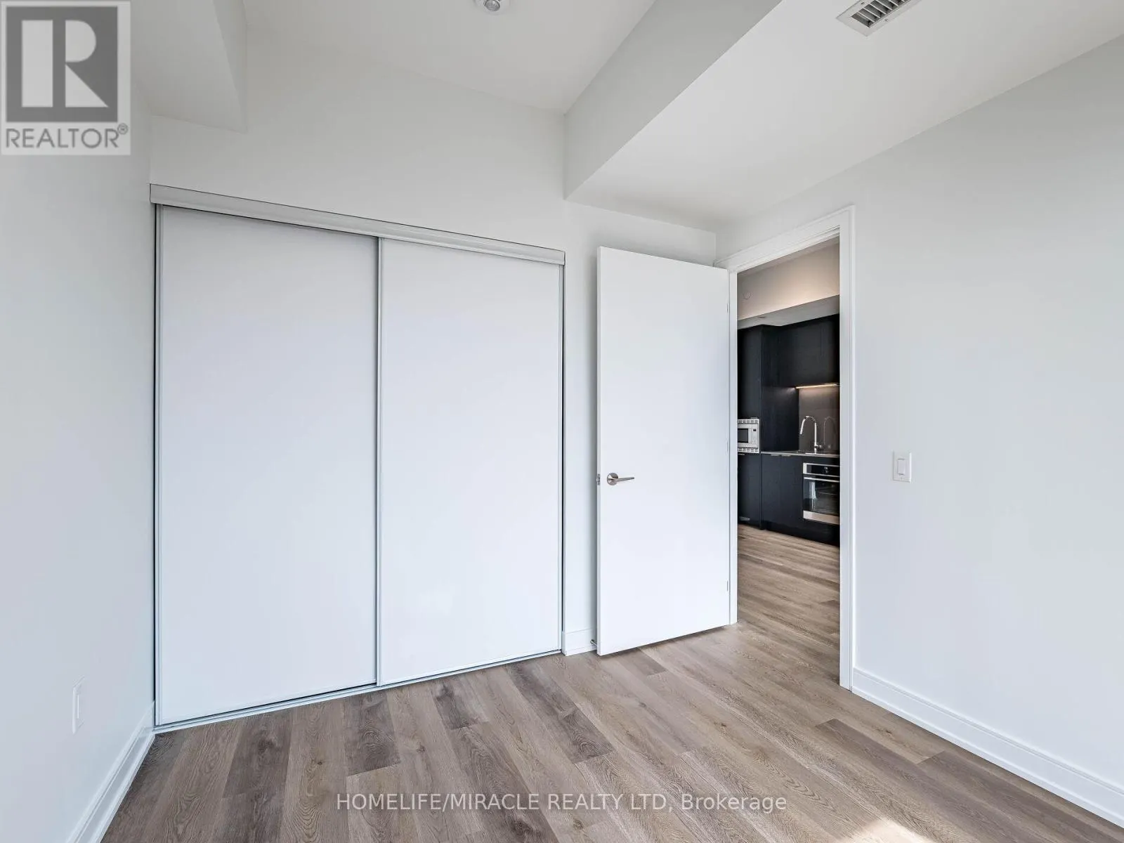 1804 - 3009 NOVAR ROAD