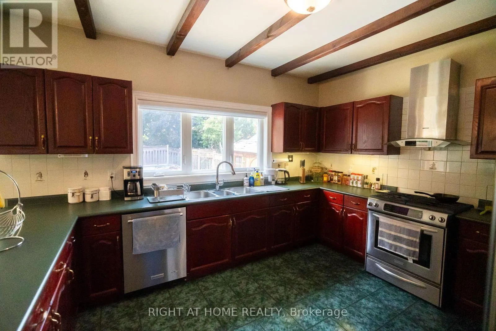2427 ERIN CENTRE BOULEVARD