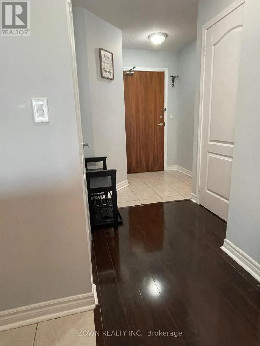 813 - 33 ELM DRIVE W