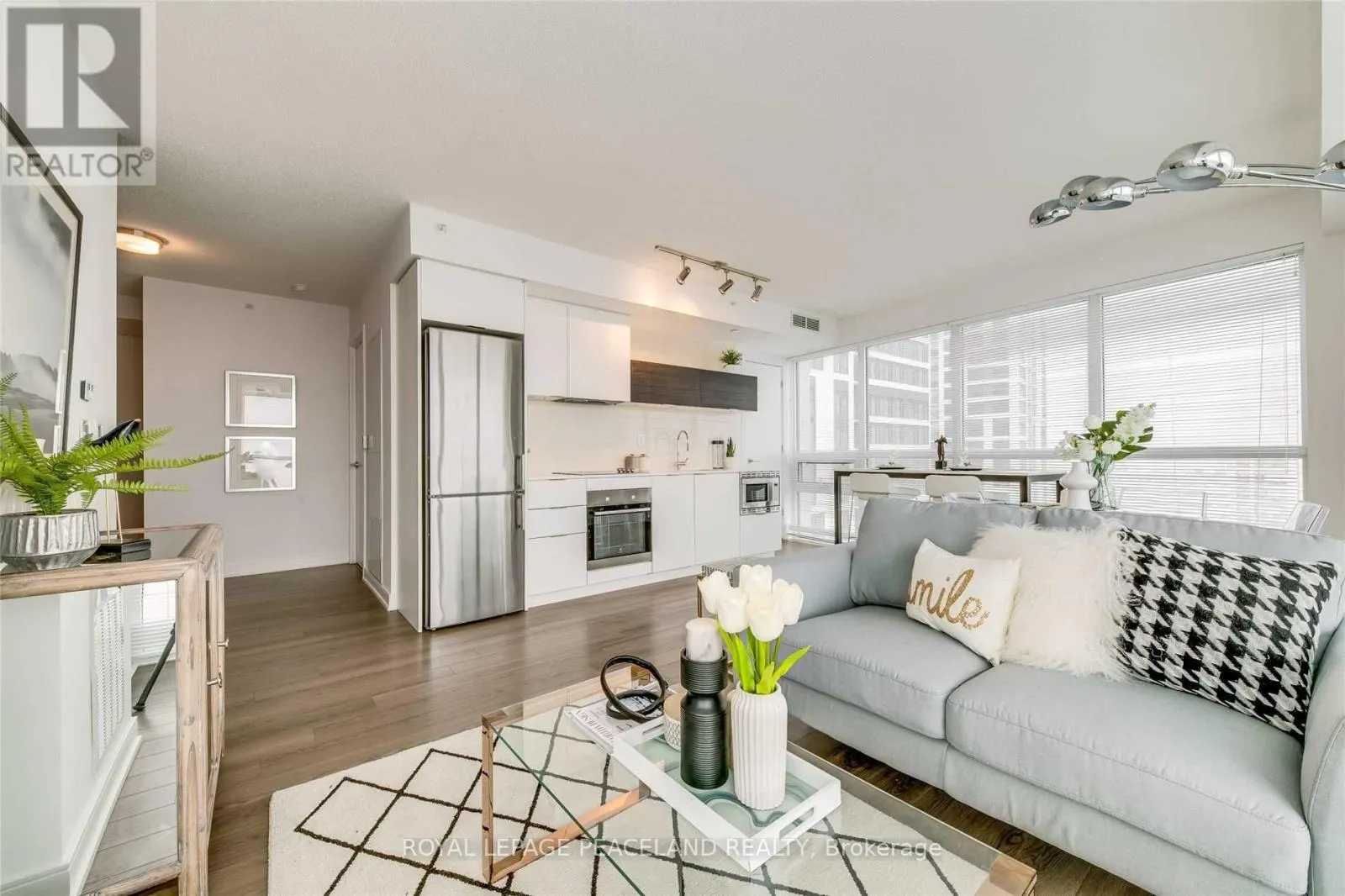 1207 - 20 THOMAS RILEY ROAD