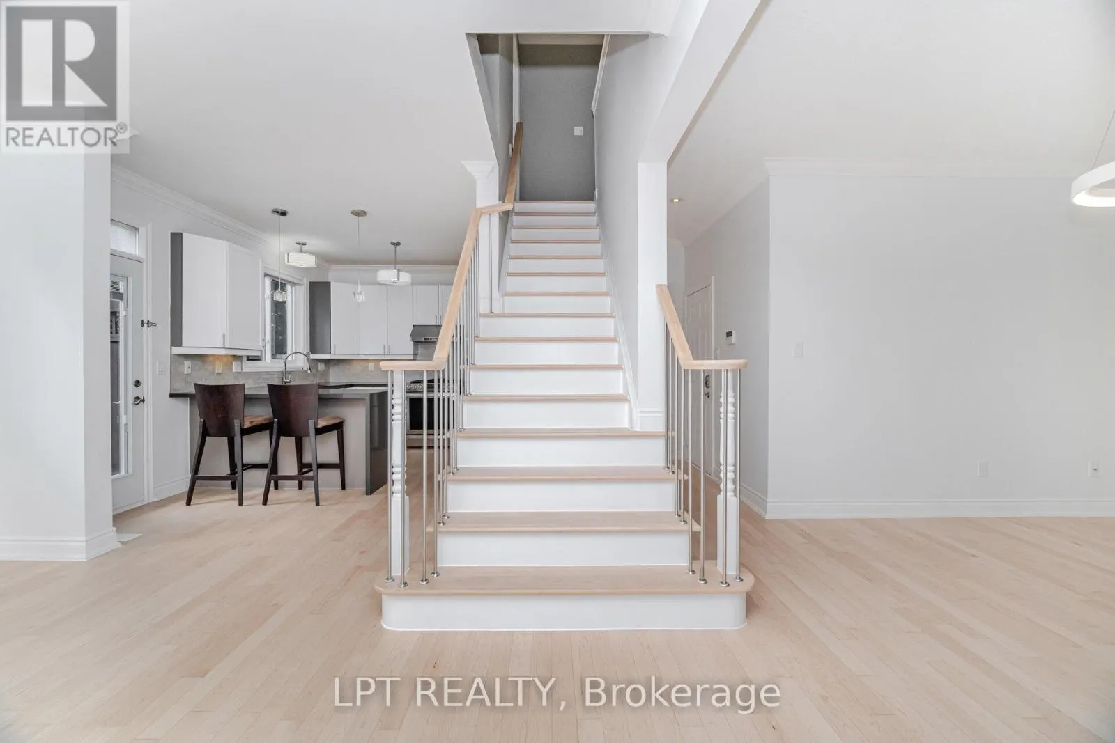 2270 DUNFOREST CRESCENT