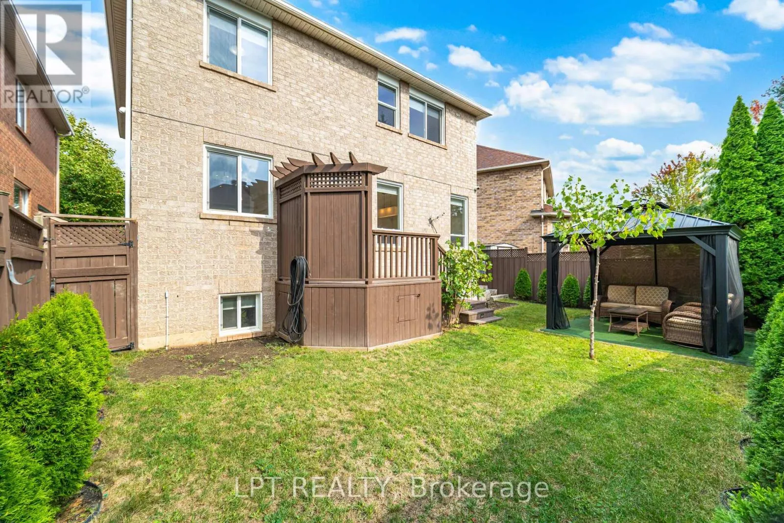 2270 DUNFOREST CRESCENT