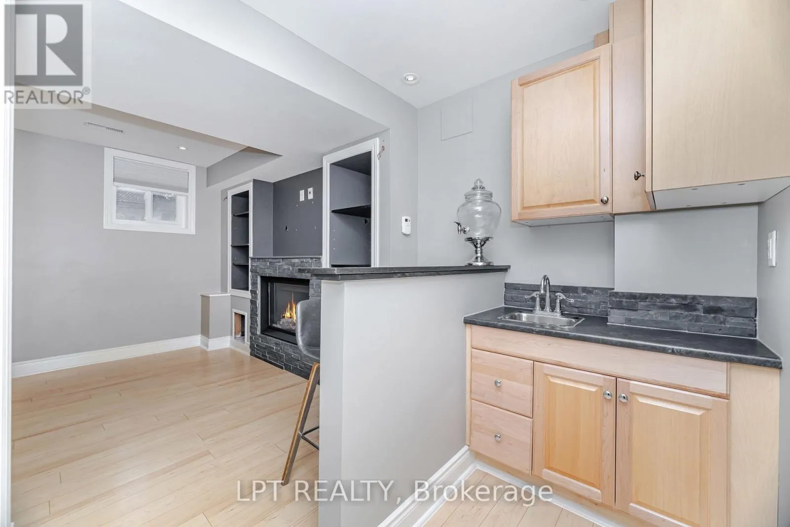 2270 DUNFOREST CRESCENT