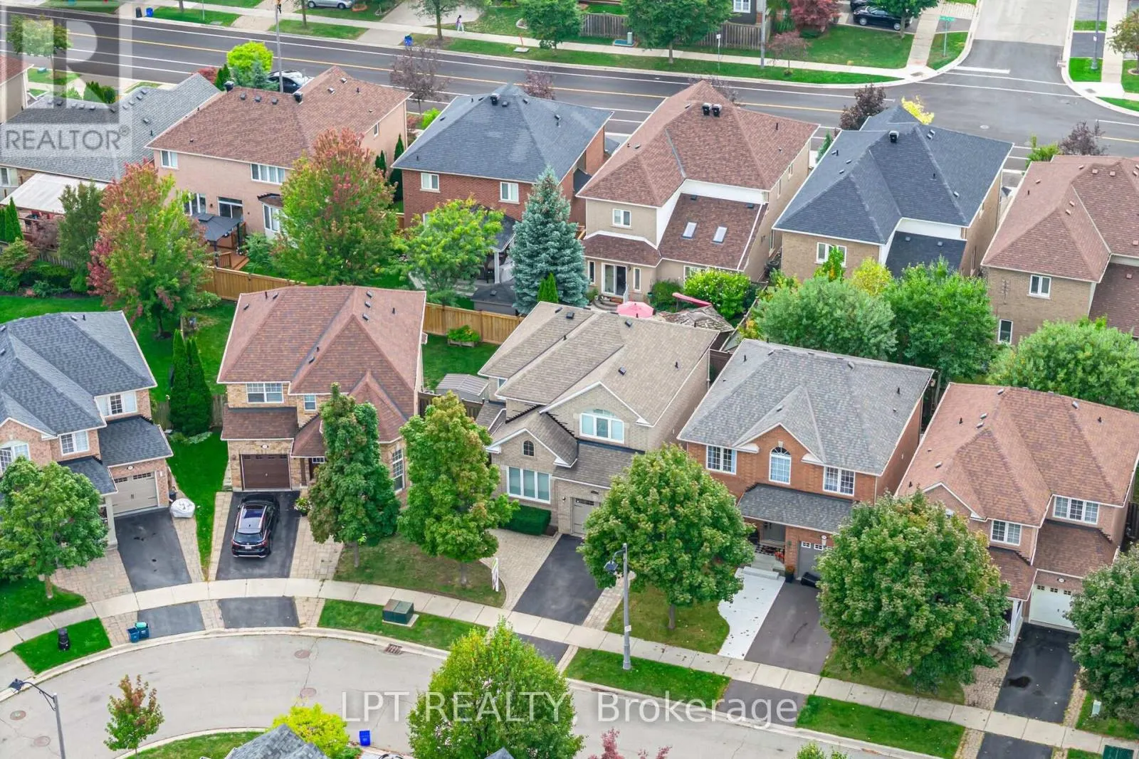2270 DUNFOREST CRESCENT