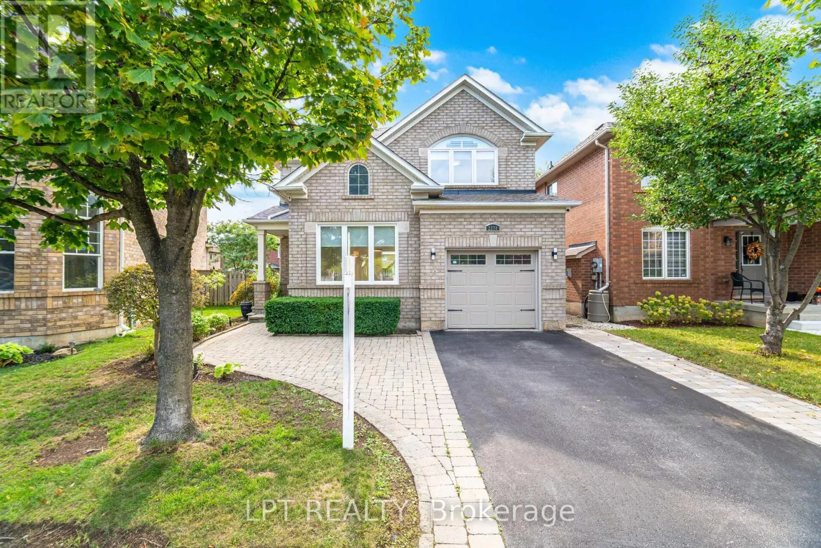 2270 DUNFOREST CRESCENT