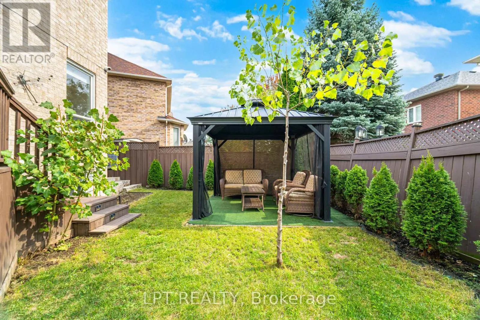 2270 DUNFOREST CRESCENT